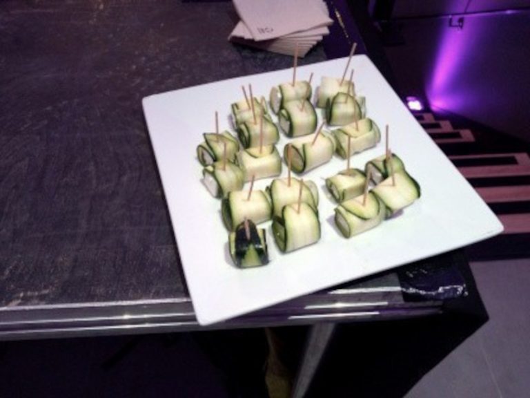 Roulé de courgette, fêta, à l'huile de noix