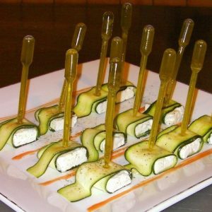Roulé de courgette, fêta, à l'huile de noix