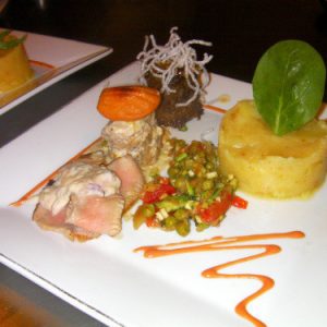 Variation de veau, purée de pomme de terre et légumes de saisons