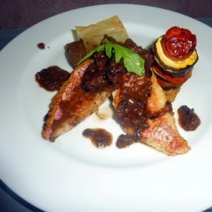 filet de rouget purée aux olives et tian