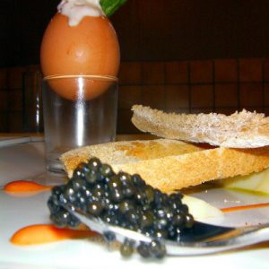 Œuf coque caviar