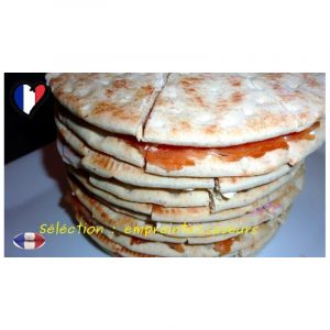 Pain surprise Norvégien : saumon fumé, jambon cru, poulet, fromage frais, rillette de canard, tarama, tartare de crevettes....