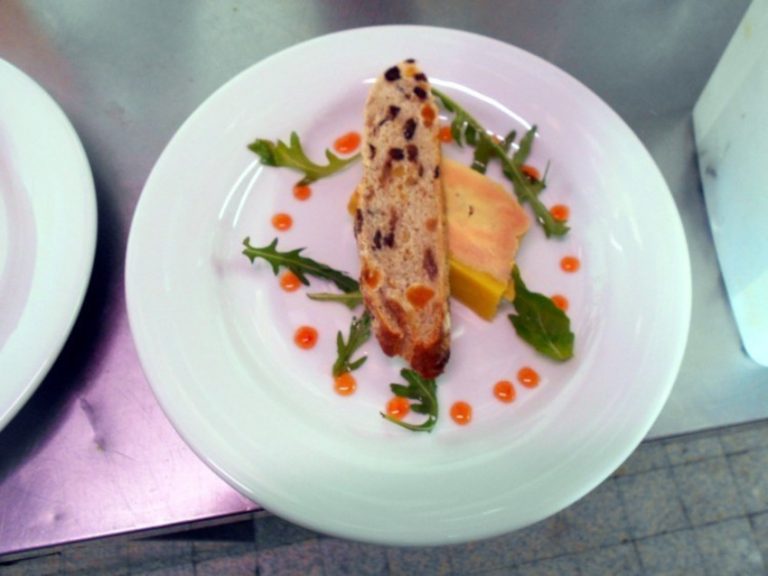 terrine de foie gras igp sud ouest au vin doux et épices