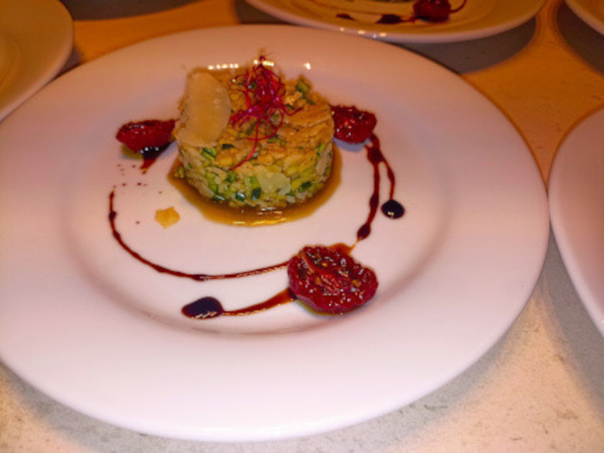 Tartare de courgette et parmesan en vinaigrette balsamique… Zucchini tartare and parmesan in balsamic vinaigrette...